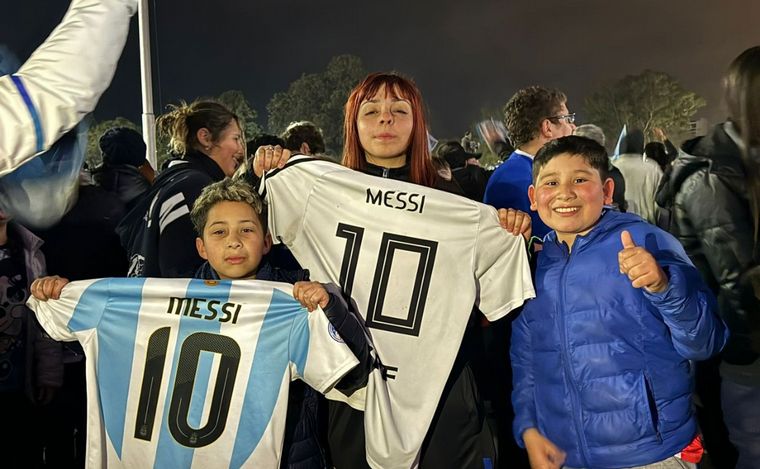 FOTO: Los festejos en el Monumento a la Bandera de Rosario por la Copa América 2024. 