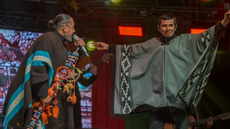 FOTO: El Indio Lucio Rojas, cerró el festival del Trichaco