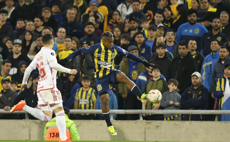 FOTO: Rosario Central vs. Inter de Porto Alegre. 16vos de final. Copa Sudamericana 2024.