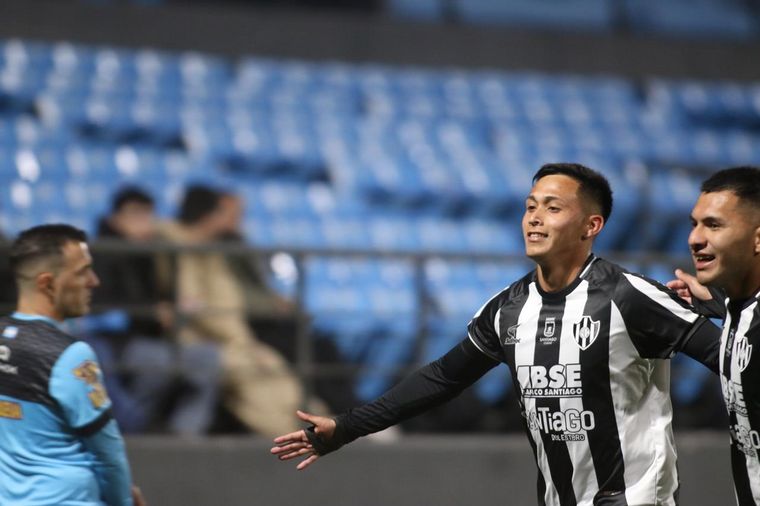 FOTO: El campeón dijo adiós: Central Córdoba eliminó a Estudiantes de la Plata