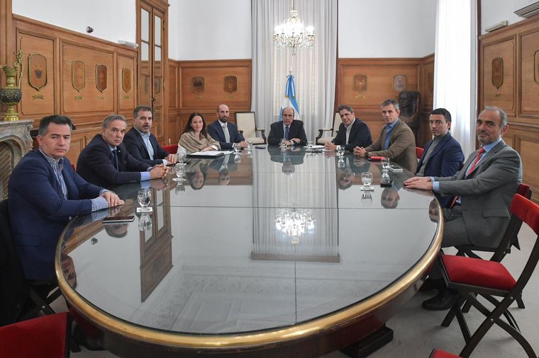 FOTO: Francos recibió a diputados en Casa Rosada.