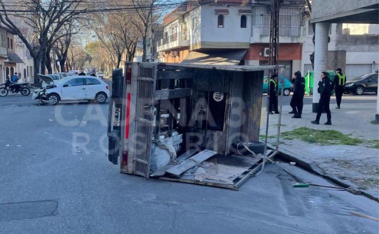 FOTO: Fuerte impacto a alta velocidad en Urquiza y Alsina: 