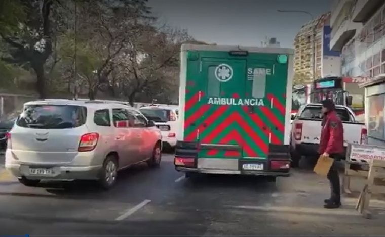 FOTO: Un hombre le disparó a la gente desde un balcón en Palermo. (Foto: captura video)