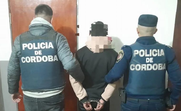 FOTO: Tres detenidos por el incendio en el Cerro Champaquí. (Foto: Policía Córdoba)