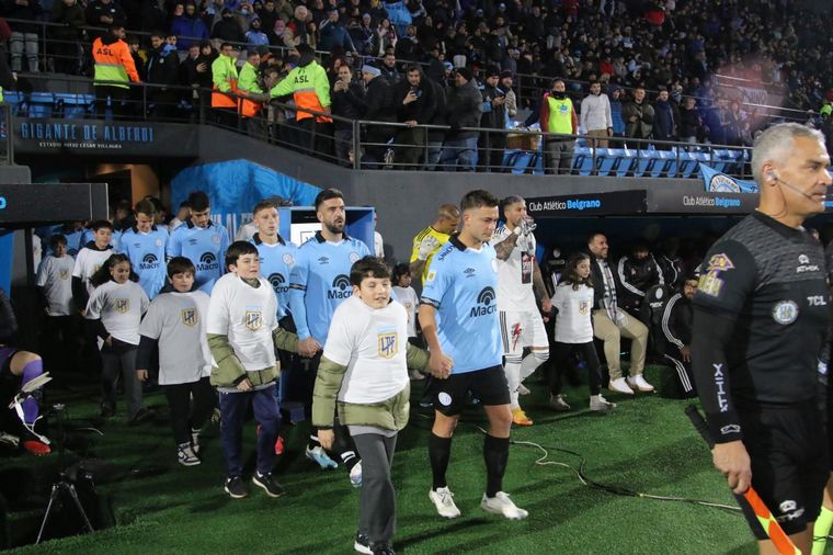 FOTO: Belgrano le ganó a Riestra en Alberdi. (Foto: Daniel Cáceres/C3)