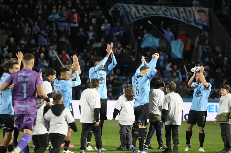 FOTO: Belgrano le ganó a Riestra en Alberdi. (Foto: Daniel Cáceres/C3)