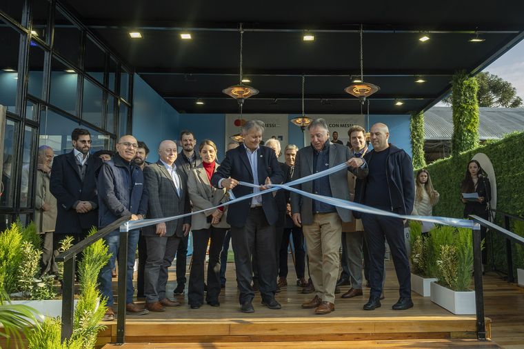 FOTO: La inauguración del stand se realizó hoy en un lugar central de la Expo