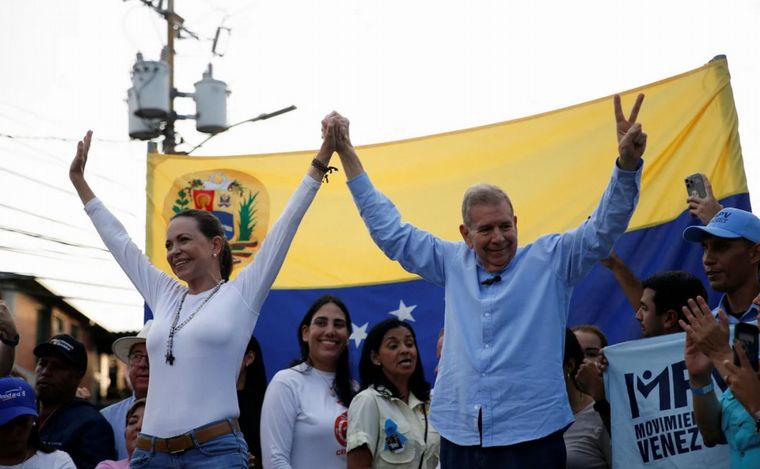 FOTO: La líder de la oposición, María Machado y el candidato presidencial Edmundo González.