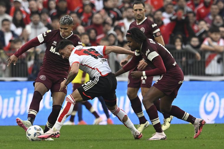 FOTO: River no pudo con Lanús y empataron en 