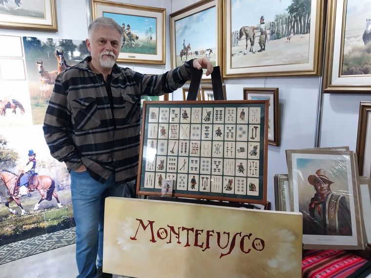 FOTO: Carlos Montefusco diseñó un mazo de naipes españoles con dibujos únicos