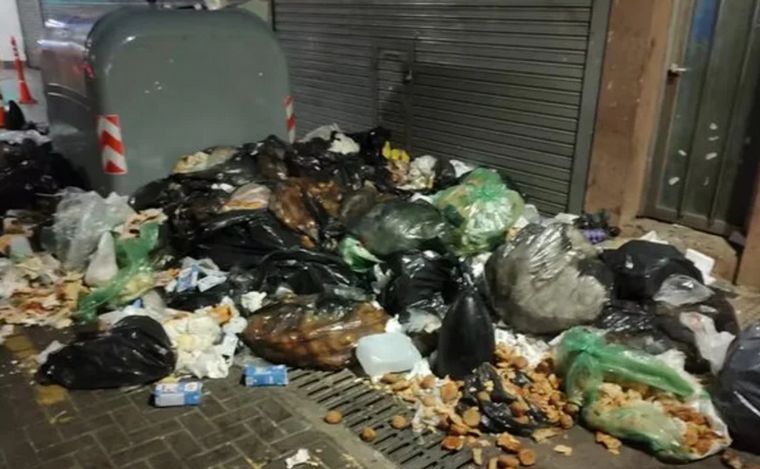 FOTO: Basura en las calles porteñas.