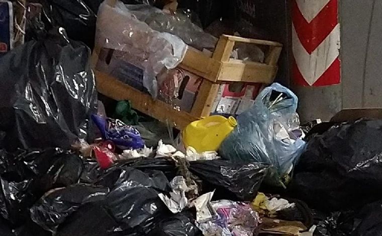 FOTO: Basura en las calles porteñas.