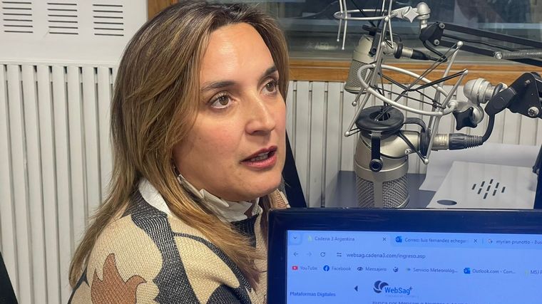 FOTO: La vicegobernadora Myrian Prunotto, en el estudio de Cadena 3. 