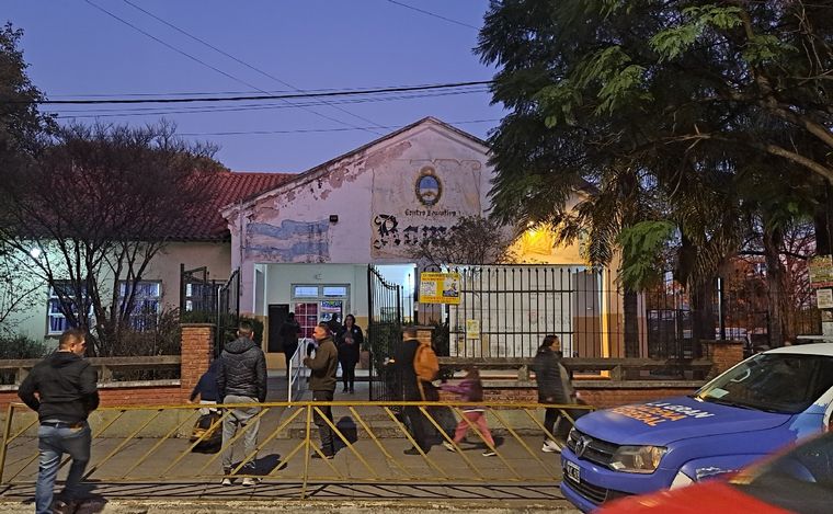 FOTO: Volvieron las clases presenciales en la escuela Roma. (Federico Borello/Cadena 3)