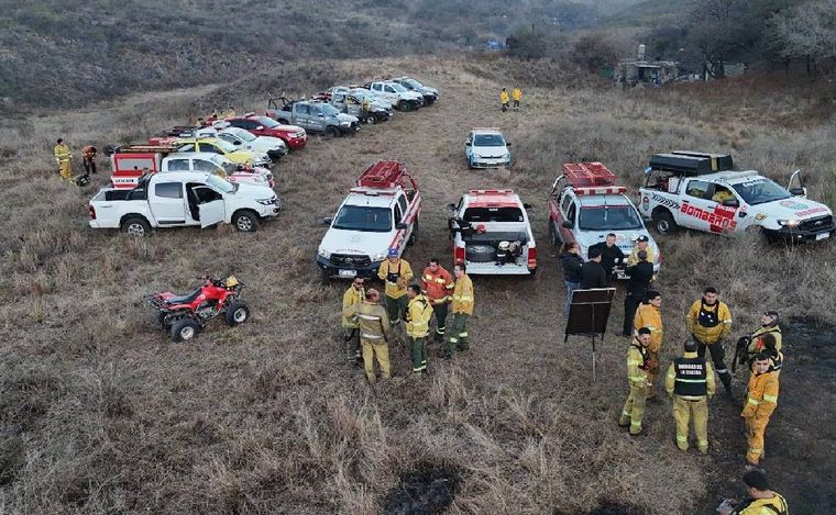 FOTO: Contuvieron el incendio forestal en La Calera. (Foto: Sec. Riesgo Climático Córdoba)