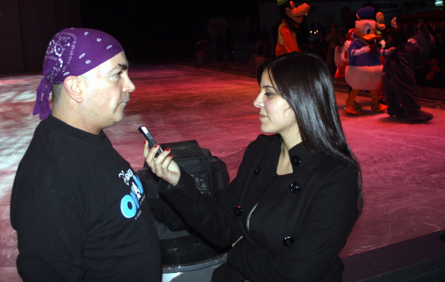 FOTO: Los personajes de Dinsey se lucen sobre la pista de patinaje sobre hielo.