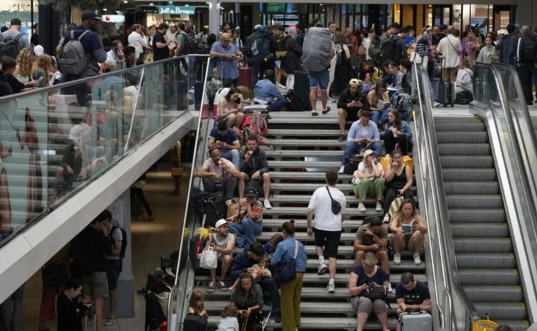 FOTO: Caos en las estaciones de trenes de Francia (foto: redes sociales)