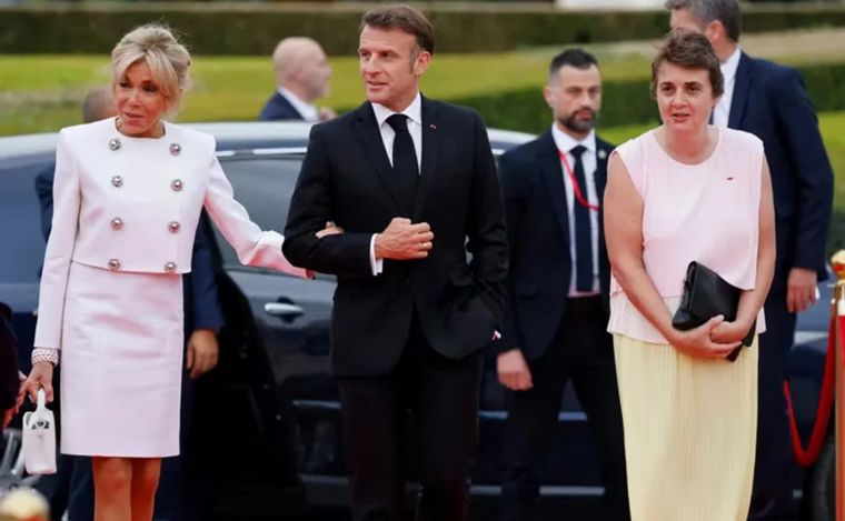 FOTO: Macron y Brigitte en la apertura de los Juegos Olímpicos de París (Foto: NA).