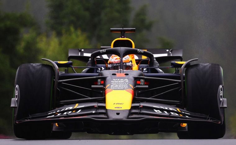 FOTO: Verstappen puso la pole, pero largará en P11