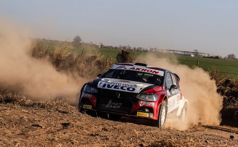 FOTO: Gran trabajo de Perotti, liderando en su debut en Maxi Rally