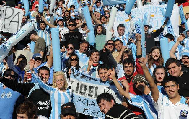 FOTO: El color de la previa Argentina-Uruguay en Santa Fe.