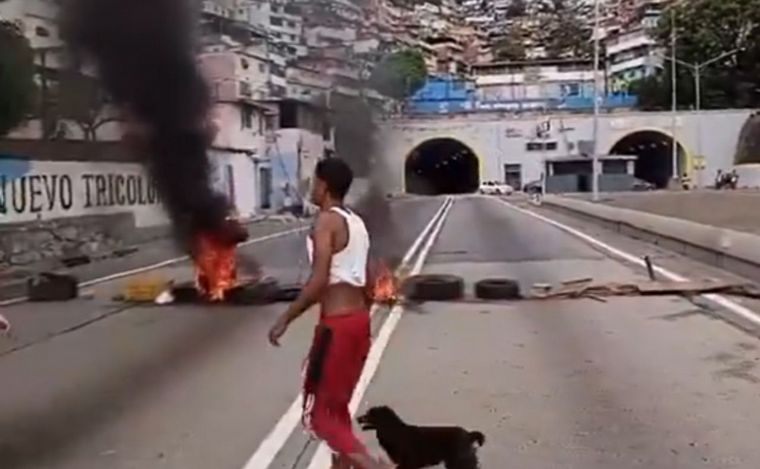 FOTO: Manifestaciones en Venezuela tras la proclamación de Maduro. (Foto:Captura)