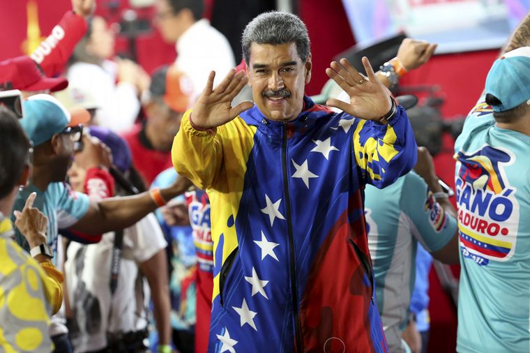 FOTO: Nicolás Maduro, en los festejos tras ser proclamado reelecto. 