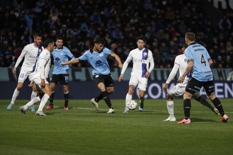 FOTO: Belgrano recibe a Godoy Cruz en Alberdi. (Foto: Daniel Cáceres/C3)