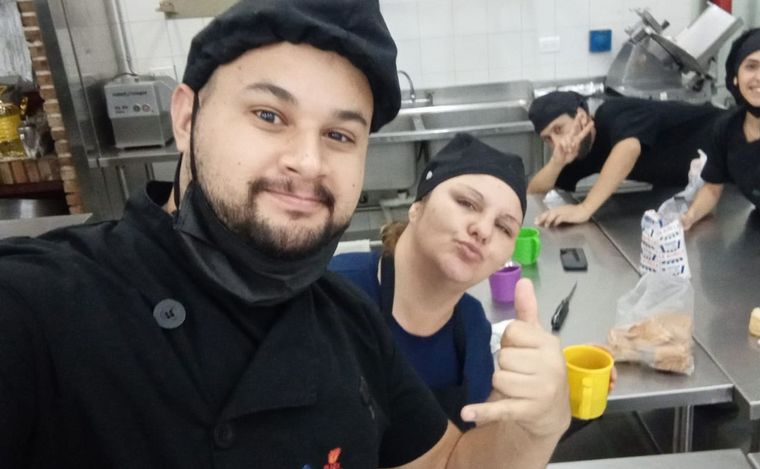 FOTO: Roberto Pereira es venezolano y vive en Rosario. Sufre, a distancia, por su país.