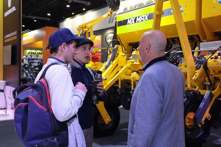 FOTO: Muchos visitantes de la ciudad y el campo se acercaron a consultar durante la expo