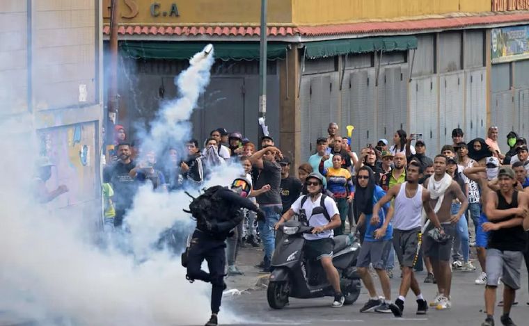 FOTO: Manifestaciones tras las elecciones en Venezuela. (Foto: CNN/Radio Nacional)