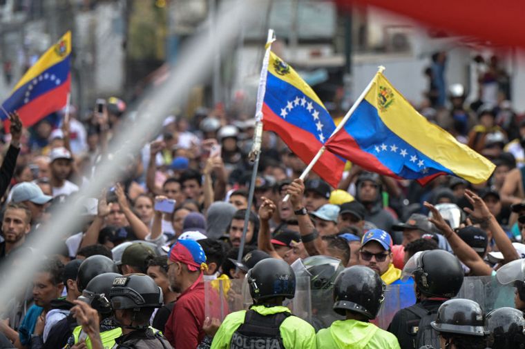 FOTO: Protestas en Venezuela (Twitter)