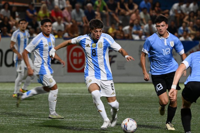 FOTO: Argentina Sub 20 perdió ante Uruguay en la final de L''Alcudia