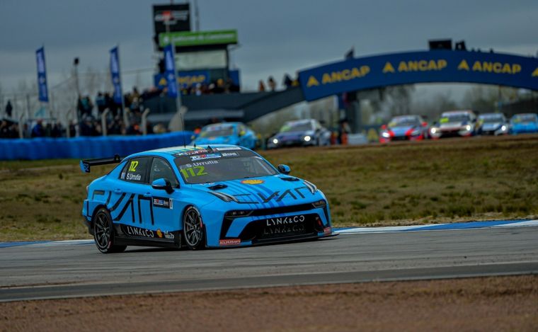 FOTO: El FIA TCR World Tout cierra su paso por Sudamérica en Uruguay con el TCRSA