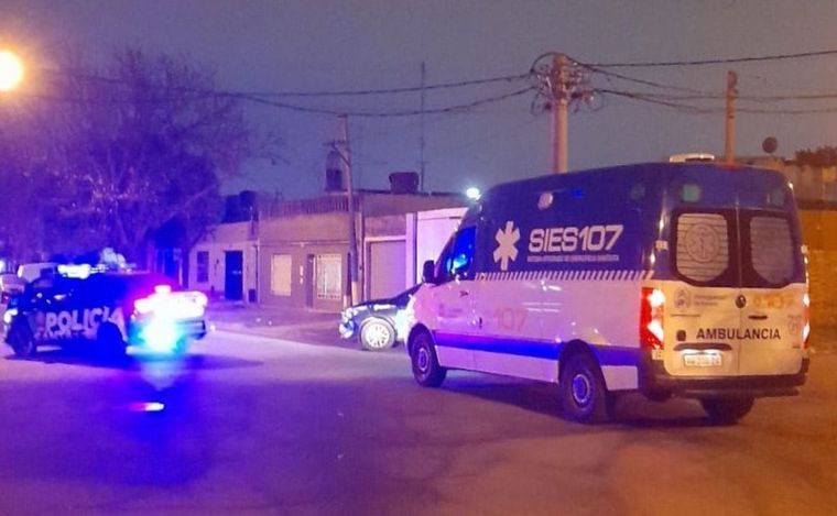 FOTO: La Policía y el SIES en la zona del hallazgo.