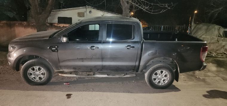 FOTO: Robo en Villa Allende: huyeron en la camioneta de las víctimas, que luego abandonaron