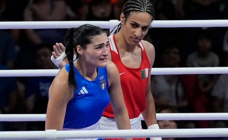 FOTO: Imane Khelif venció en 46 segundos a la italiana Angela Carini.