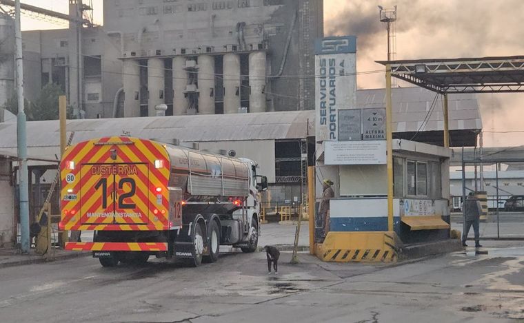 FOTO: Los Bomberos en el Puerto.