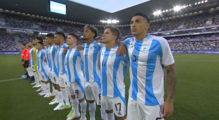 FOTO: Franceses volvieron a silbar el himno argentino en la previa del partido