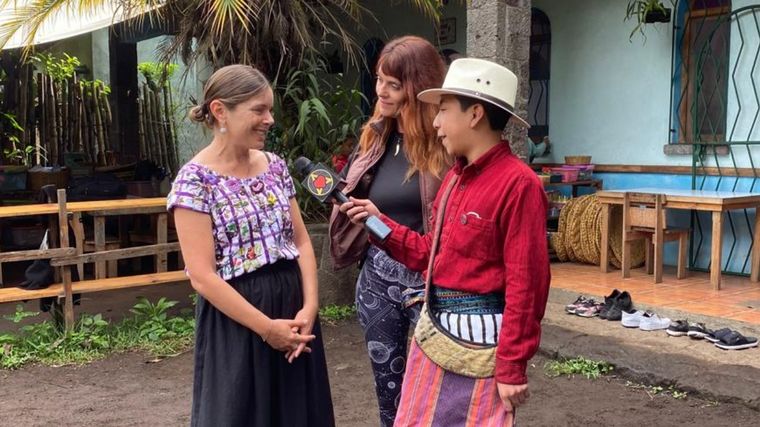 FOTO: Amanda Flayer fundadora de la Escuela Puertas Abiertas en Santiago Atitlán