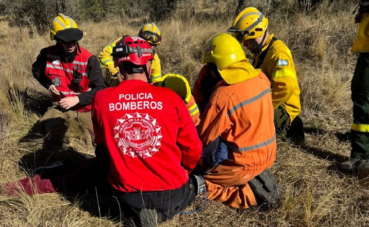 FOTO: Encontraron a salvo a la mujer que estaba desaparecida en Calamuchita. (Policía)