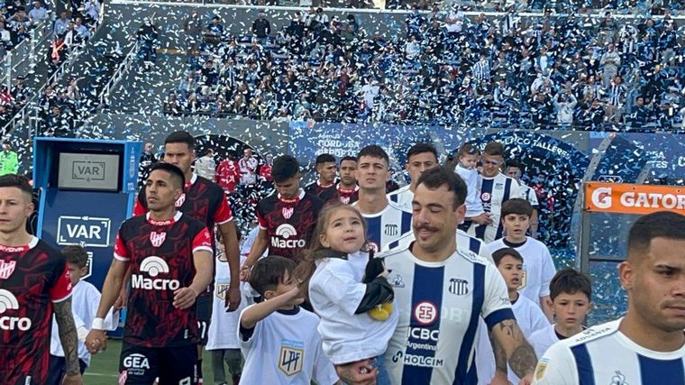 FOTO: Así fue el recibimiento para Talleres en el clásico frente a Instituto