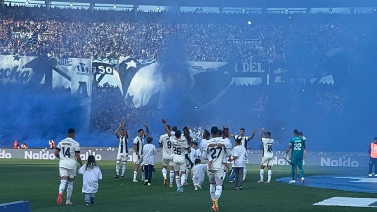 FOTO: Así fue el recibimiento para Talleres en el clásico frente a Instituto