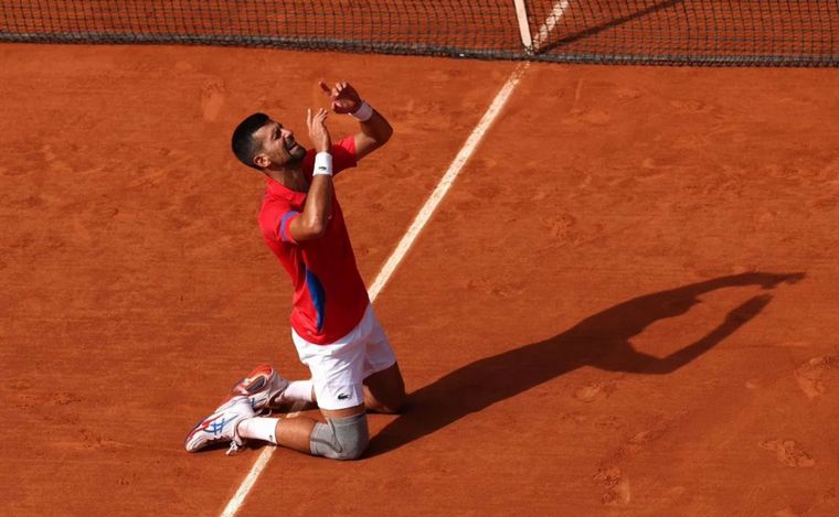 FOTO: Djokovic ganó en París y completó el album. 