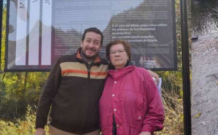 FOTO: Fernando Albareda y su madre, Susana Montoya.