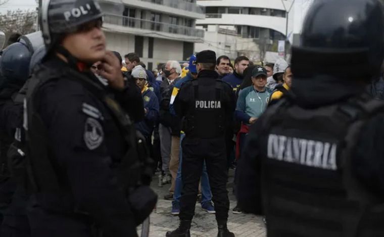 FOTO: Policía en el clásico rosarino (gentileza: La Capital).