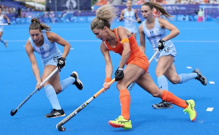 FOTO: Las Leonas pierden ante Países Bajos.