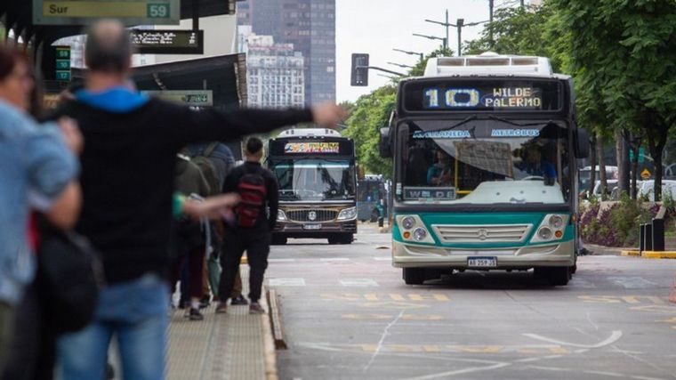 FOTO: Mogetta anunció que elimina y reduce subsidios a los colectivos del Gran Buenos