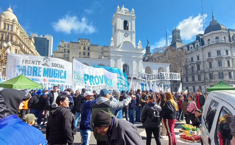 FOTO: Marcha de la CGT en Buenos Aires. (Foto: Orlando Morales/Cadena 3)