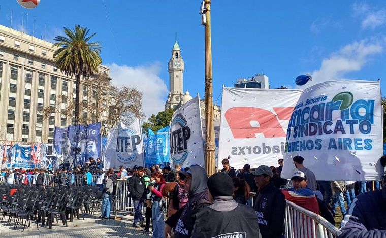 FOTO: Marcha de la CGT en Buenos Aires. (Foto: Orlando Morales/Cadena 3)